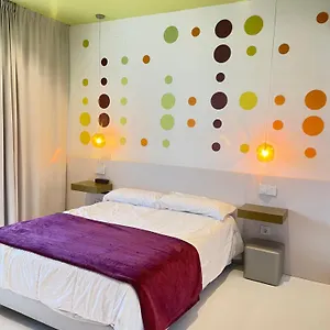 lahola-glam-suites.es-andalucia.com/
