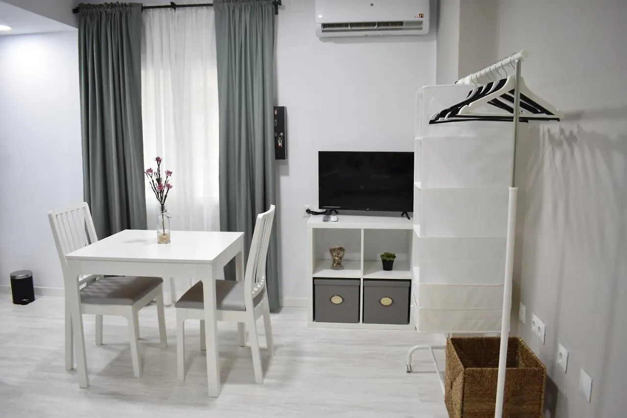 Nice & Cool Studio Torremolinos 0*,